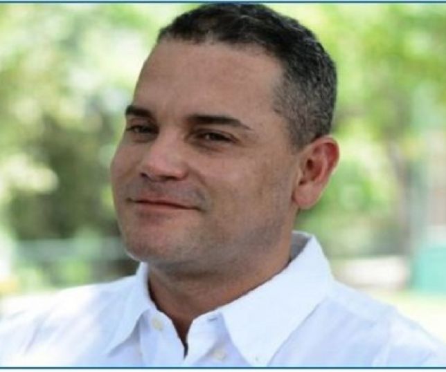 Pistoleiro atira na cabeça do médico Rogélio Campuzano, dentro de uma clinica em Tabatinga