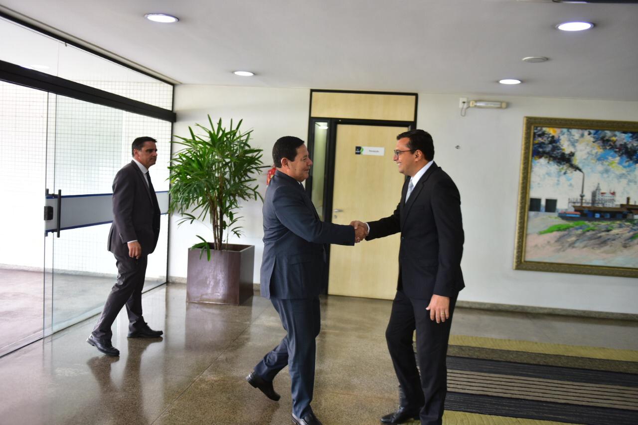 Wilson Lima recebe Hamilton Mourão para discutir meio ambiente, ZFM e infraestrutura no Amazonas