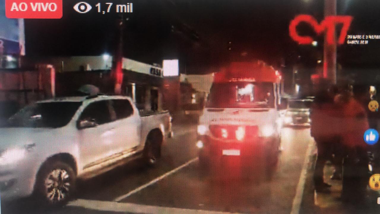 Mulher tem a cabeça esmagada após colisão da moto com carro, no Vieiralves em Manaus