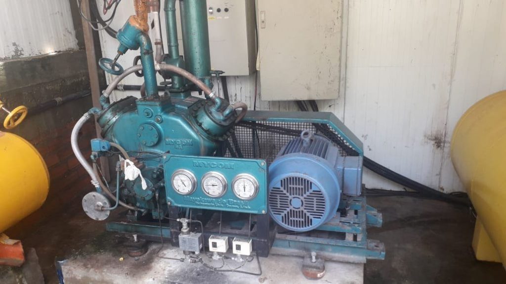 Polícia Civil prende dono de fábrica de gelo no bairro Novo Aleixo por ‘gato’ na energia elétrica