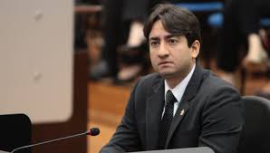 Vergonha alheia: PDT expulsa vereador Diego Afonso