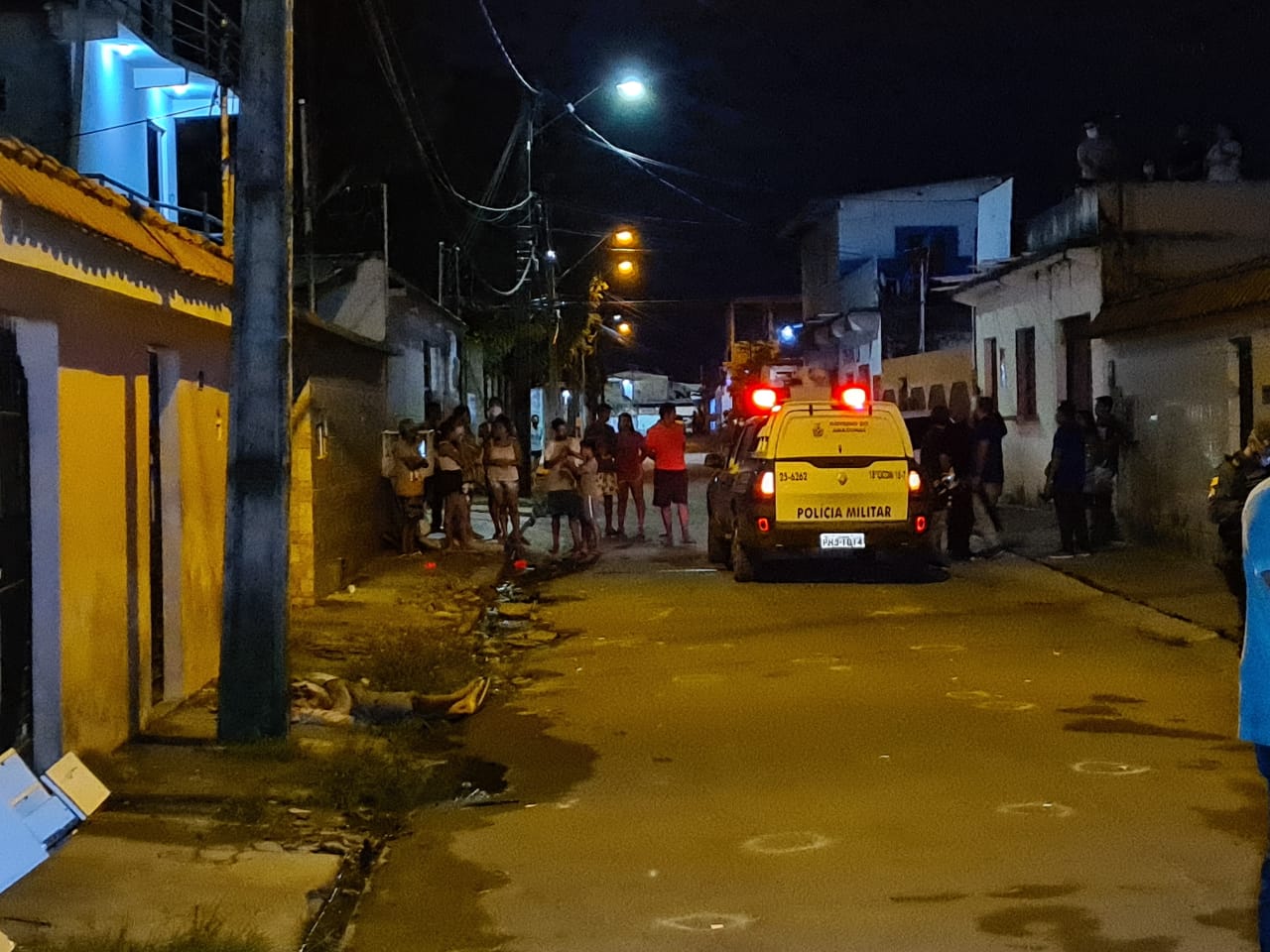 Homem é perseguido e  morto com 15 tiros no Manôa