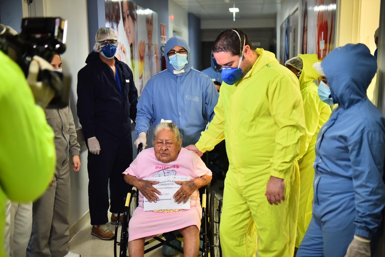 Hospital Delphina Aziz registra dez altas médicas