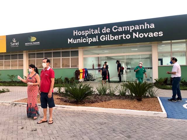 Mais 17 pacientes curados da Covid-19 deixam o hospital de campanha municipal