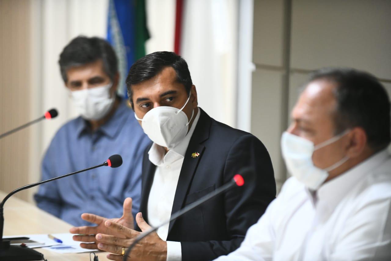 “Única forma de ajudar a sociedade é trabalhar todos juntos” , diz ministro da saúde, em Manaus