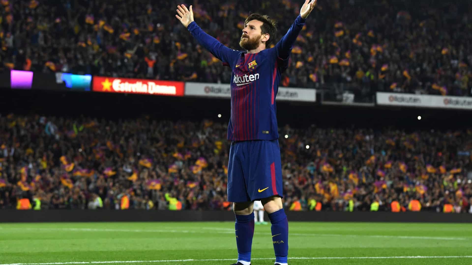 Com cavadinha, Lionel Messi chega aos 700 gols na carreira