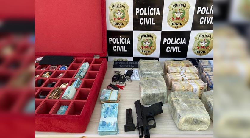Vereadora do tráfico é presa com R$ 3 milhões; veja vídeos