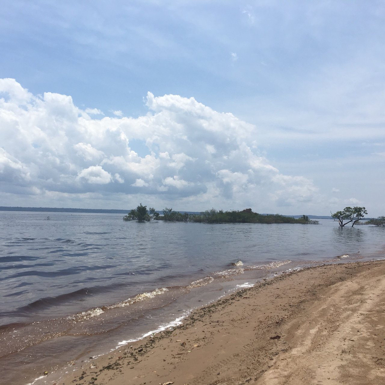 Criança de onze anos morre asfixiado após se afogar em rio do Amazonas