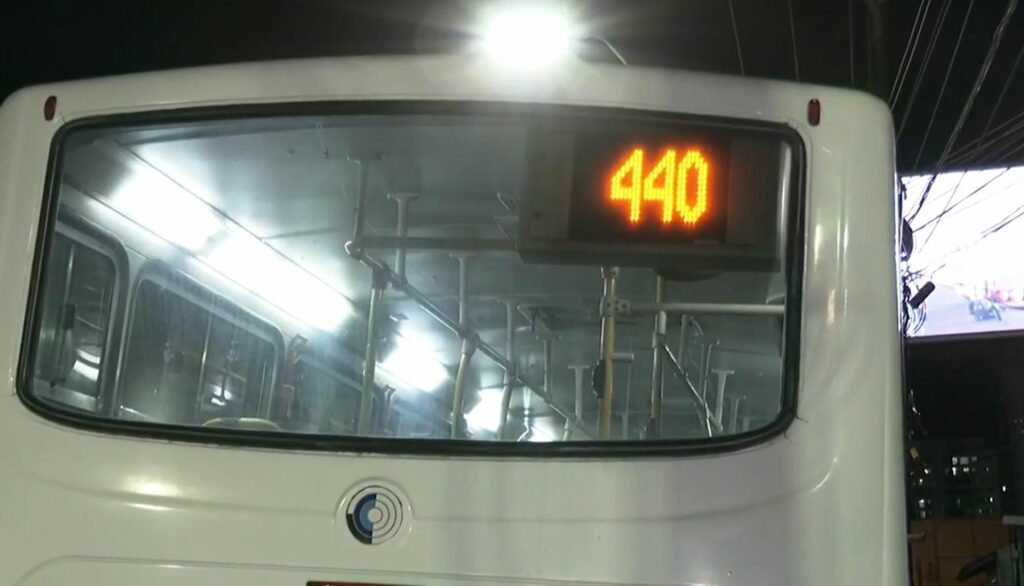 Passageiro tem a cabeça esfaqueada durante assalto ao ônibus coletivo da linha 440