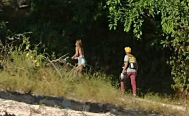 Vulgo ‘Letícia’ é flagrada indo pro matagal com mototaxista, em Manaus