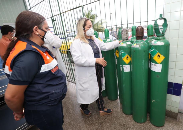 Governo afirma ter reabastecido 15 cidades do interior com oxigênio nesta segunda-feira