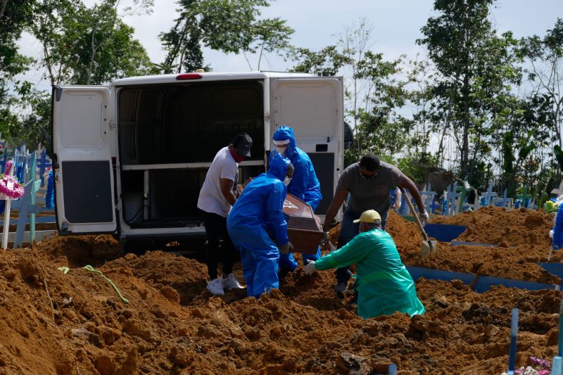 53 pessoas foram sepultadas vítimas da Covid em Manaus nesta terça-feira