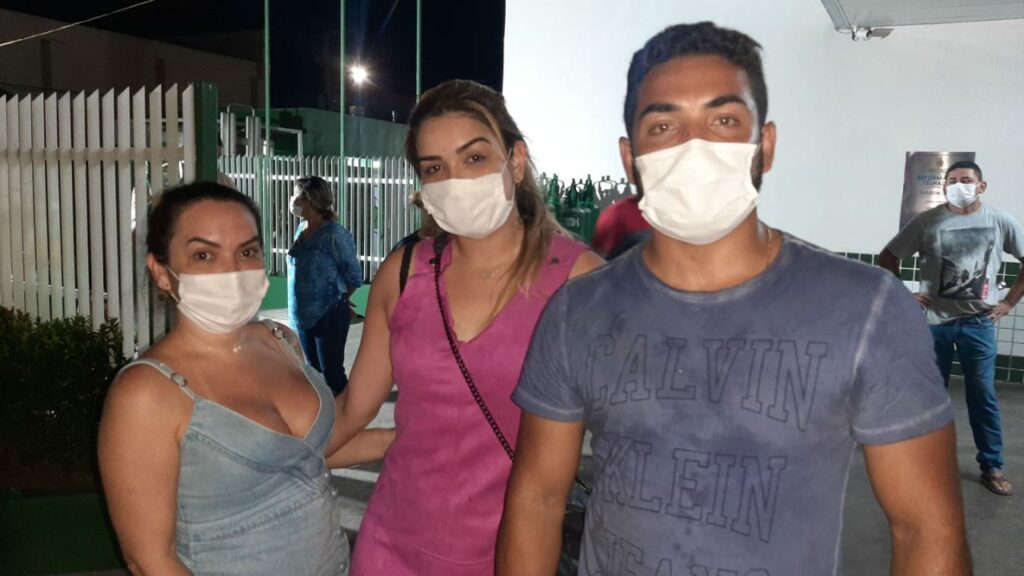 Voluntários arrecadam R$ 60 mil, compram oxigênio e distribuem nas unidades de Manaus