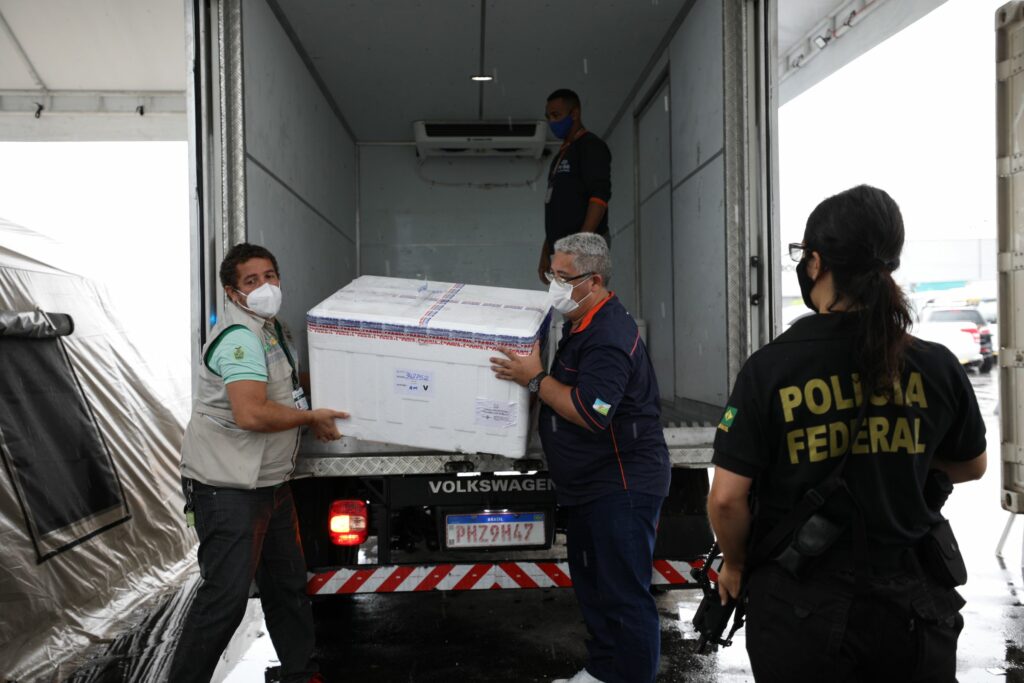 Amazonas já aplicou 553.026 doses de vacina contra Covid-19 até esta terça-feira (30)