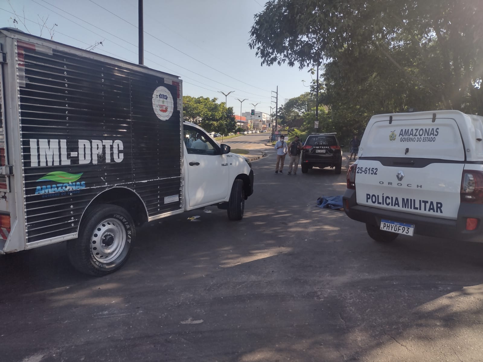 Imagens fortes: jovem é amarrado e executado com tiro no pescoço ao lado da Feira do Coroado, em Manaus