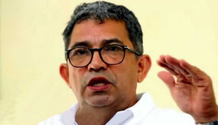 Prefeito de Iranduba, Augusto Ferraz, é denunciado no TRE por estelionato eleitoral e falsidade ideológica; veja vídeo