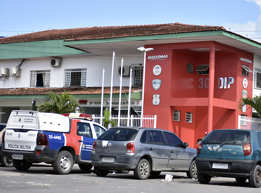 Homem considerado X9 é resgatado minutos antes de ser executado por Tribunal do Crime, em Manaus