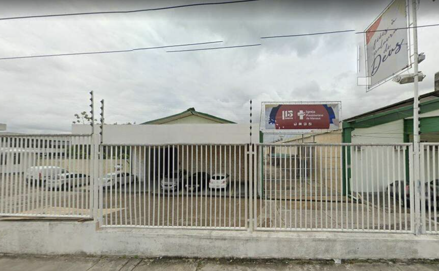 Teto da Igreja Presbiteriana desaba na tarde desta terça-feira (5) em Manaus