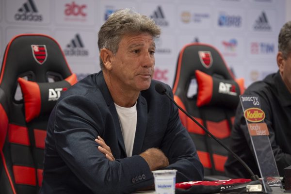 Após Flamengo perder de goleada para o Athletico-PR, treinador Renato Gaúcho entrega o cargo 