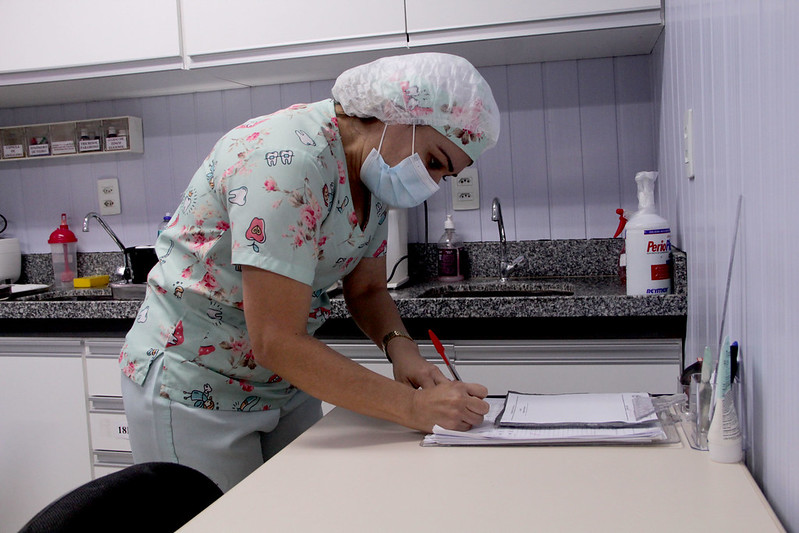 Prefeitura de Manaus abre processo seletivo em serviços de saúde para bolsistas de níveis médio e superior
