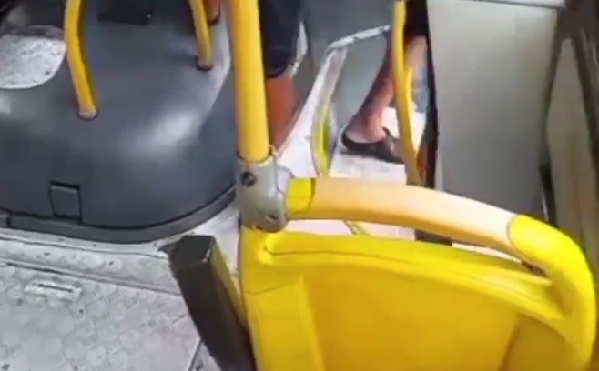 Cachaceiro é tirado no tapa de ônibus por moradores da Compensa por não usar máscara; veja vídeo