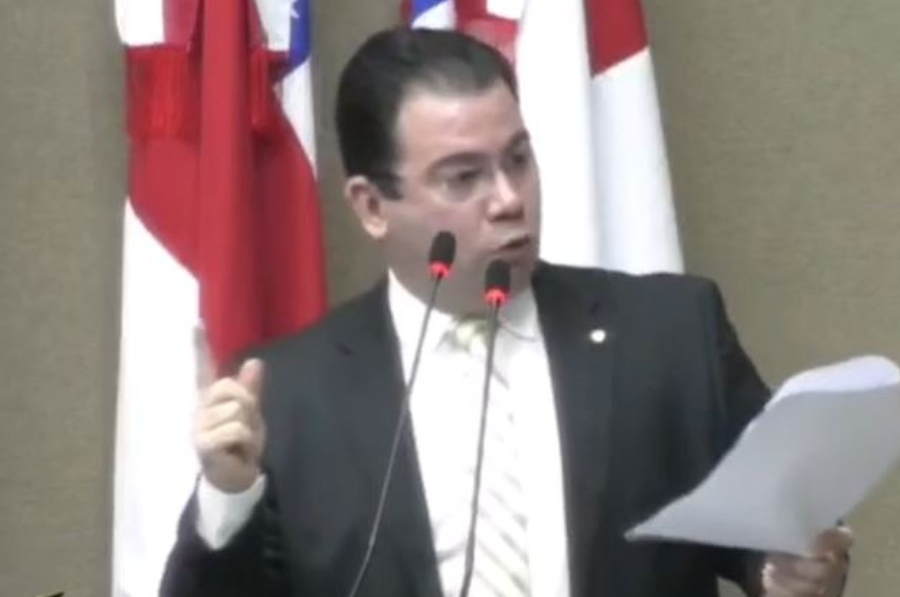 “Acertô Miseravi”: Wilker Barreto paga de médico e faz cálculo fantasioso sobre procura de tomografia