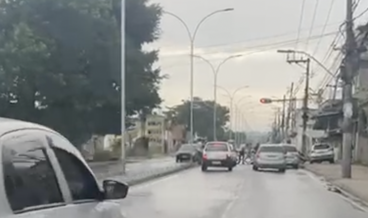 Jovem é atropelado e arrastado por quase 1km durante confronto de ‘galera’