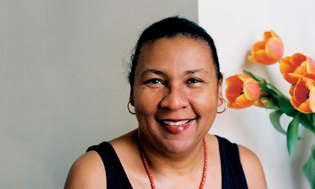 Escritora e ativista norte-americana Bell Hooks morre aos 69 anos