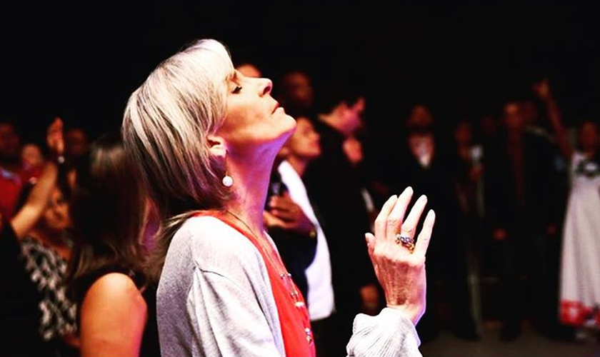 Ludmila Ferber conquista milhares de almas para Jesus Cristo: "Não desista, não pare de crer; os sonhos de Deus jamais vão morrer"