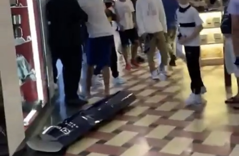 Urgente: pancadaria generalizada dentro do Manauara Shopping causa desespero; veja vídeo