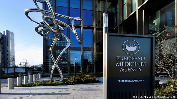 Agência Europeia de Medicamentos defende atualização na composição das vacinas ao invés de doses de reforço