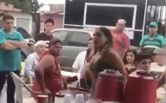 Mesmo morto, homem ainda é pivô de confusão entre amantes em café da manhã do Jorge Texas; veja vídeo