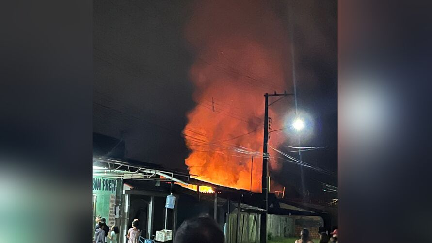 Policial militar incendeia casa da sogra e assusta moradores