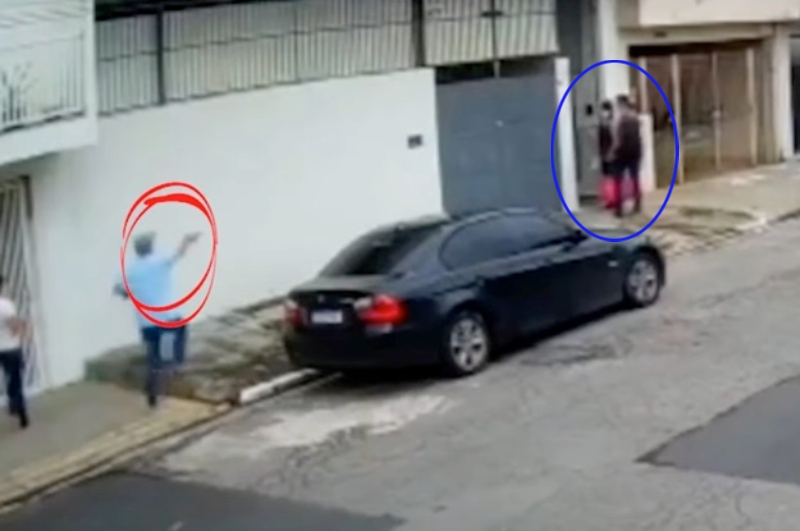 Herói: policial reage com a filha no colo e salva esposa de assaltante armado; veja vídeo