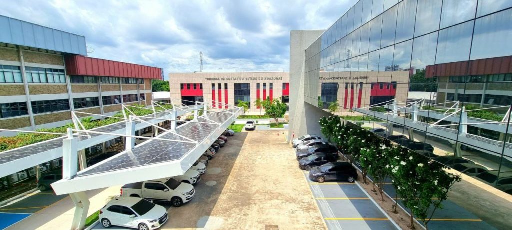 TCE-AM e UEA firmam parceria para capacitação de servidores e troca de experiência