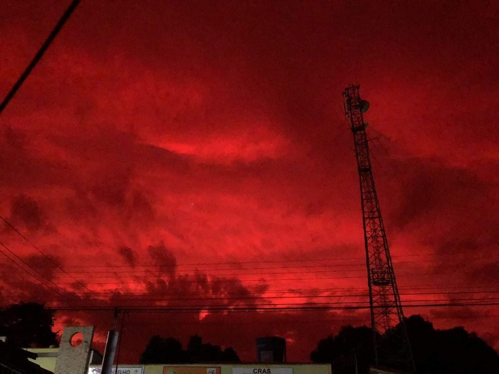 Impressionante: céu amanhece vermelho em Piauí com a chegada de cinzas vulcânicas