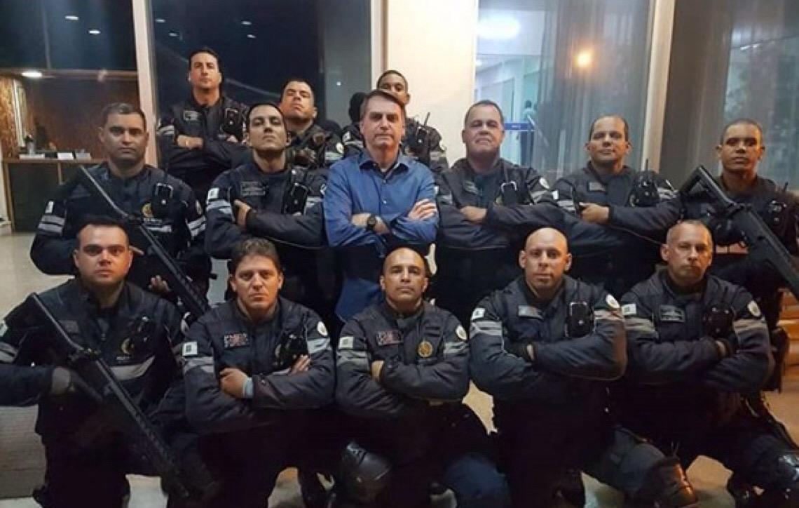 Presidente Bolsonaro envia ao Congresso projetos que dão segurança jurídica para policiais atuarem